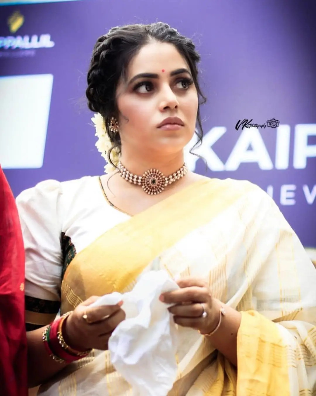 Malayalam Girl Shamna Kasim In Beautiful Jewellery White Saree